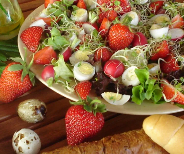 Epres-fürjtojásos saláta recept