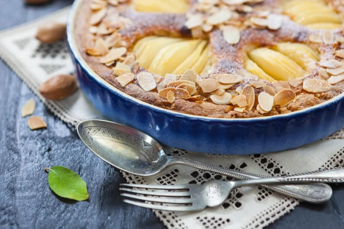 Körtés pitetorta mandulaforgáccsal recept