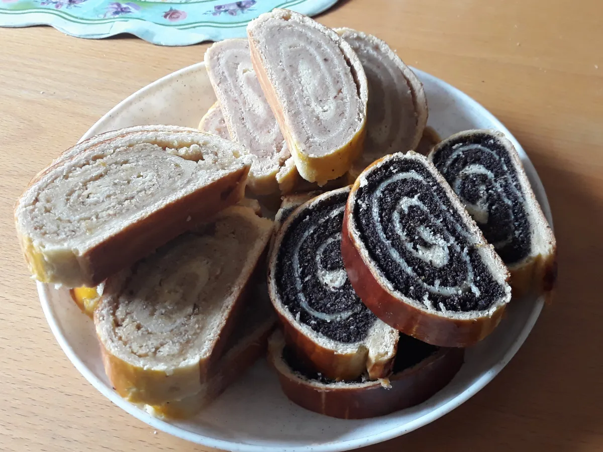 Diós és mákos bejgli (krumplis tésztából) recept