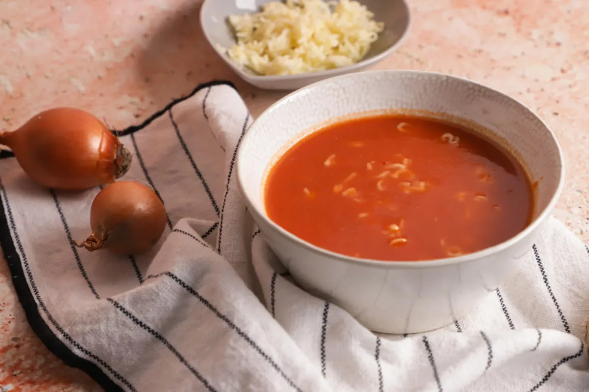 Klasszikus paradicsomleves betűtésztával  recept