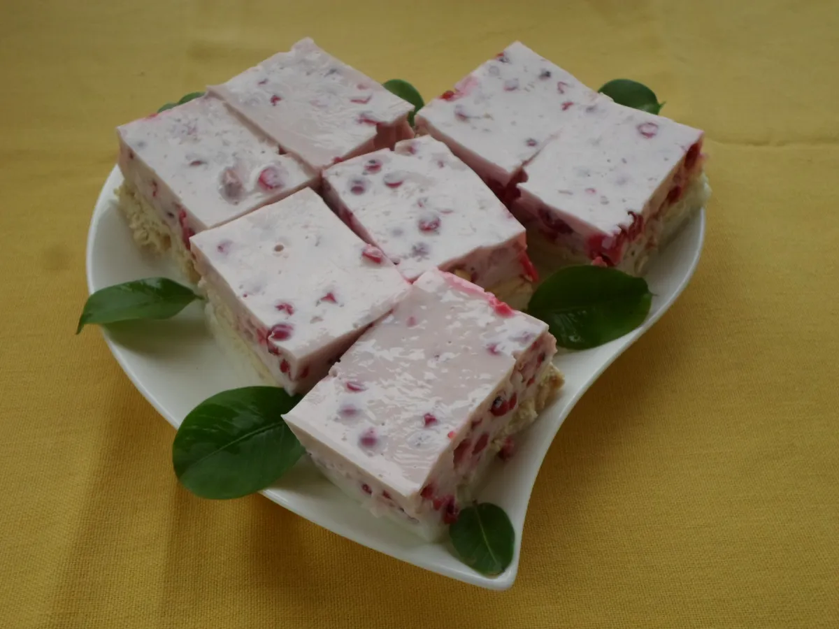 Sütés nélküli joghurtos-gyümölcsös sütemény recept