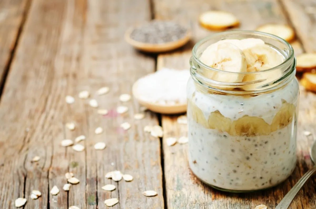 Egyéjszakás banános zabkása chia maggal recept
