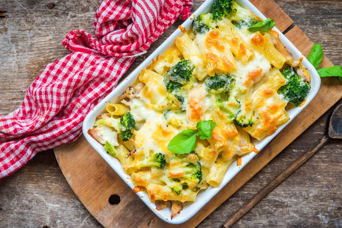 Húsos-zöldséges rakott tészta recept