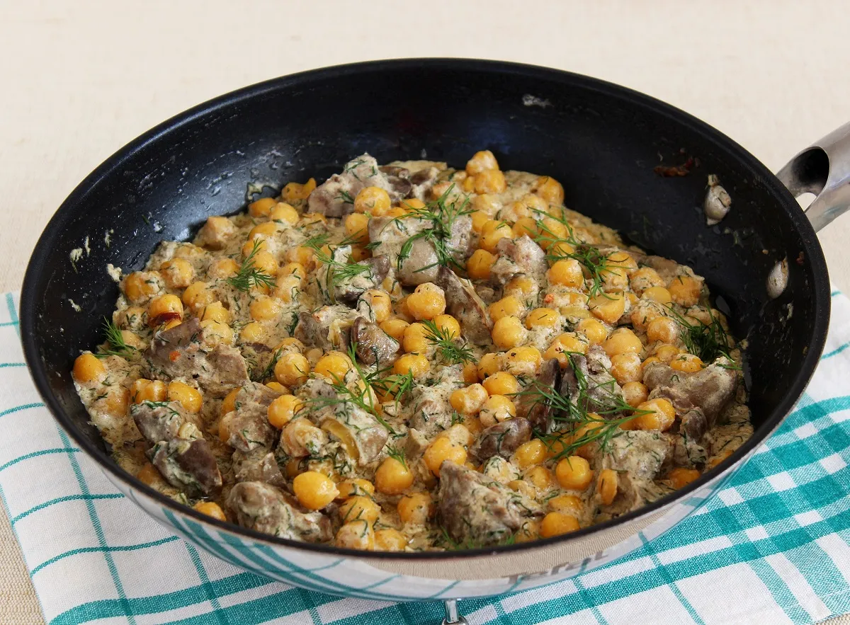 Csicseriborsós csirkemáj recept