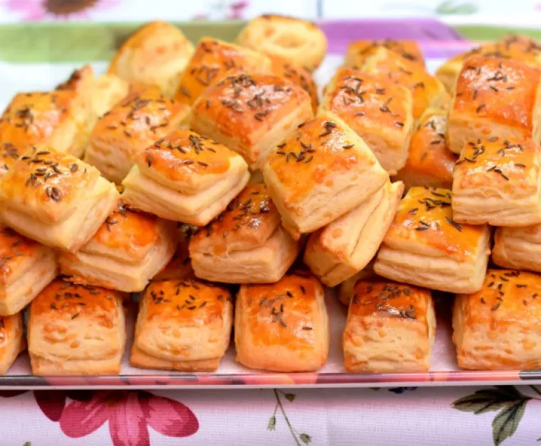 Hajtogatott sajtos kockák recept