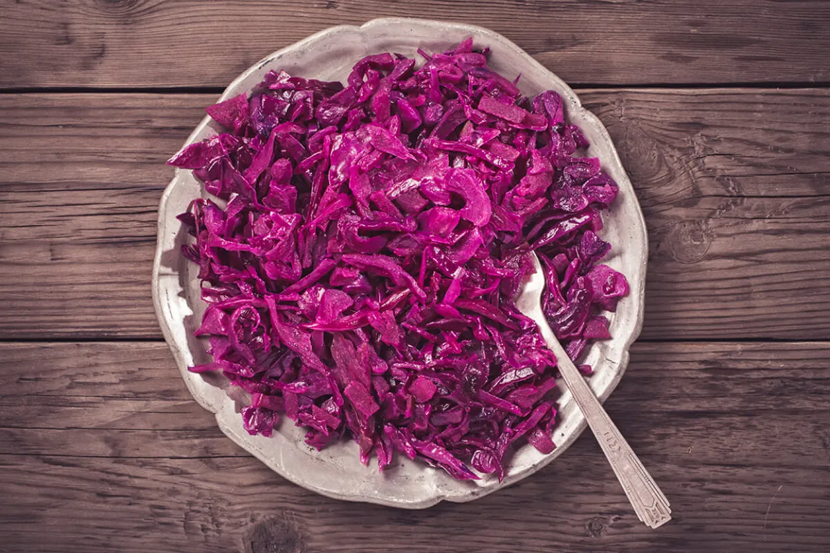 Dinsztelt lila káposzta recept