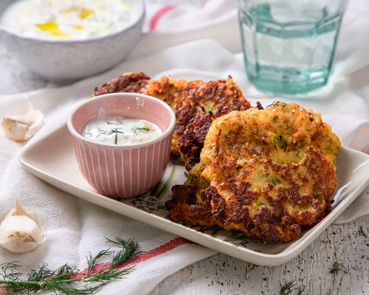 Sajtos-kapros cukkinifasírt recept