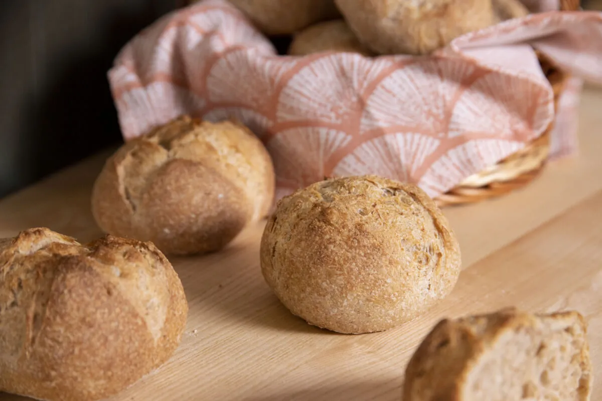 Kovászos vizes zsemle, ahogy Szabi a pék készíti recept