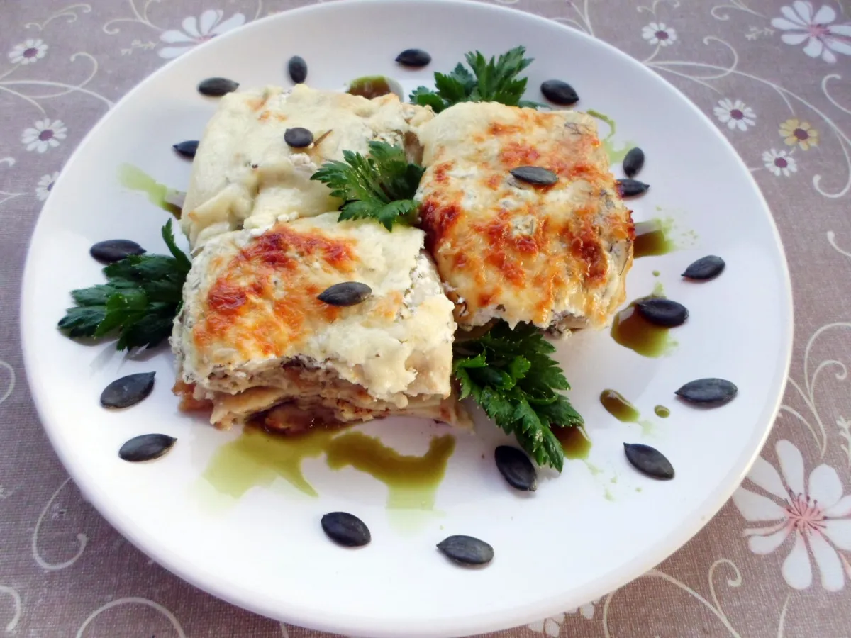 Csirkehússal töltött palacsinta kapros-sajtos tejföllel recept