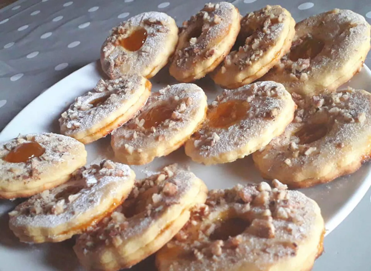Baracklekváros-diós linzerkarika recept