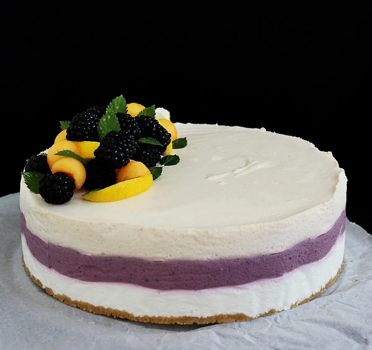 Sütés nélküli joghurttorta gyümölcsökkel  recept