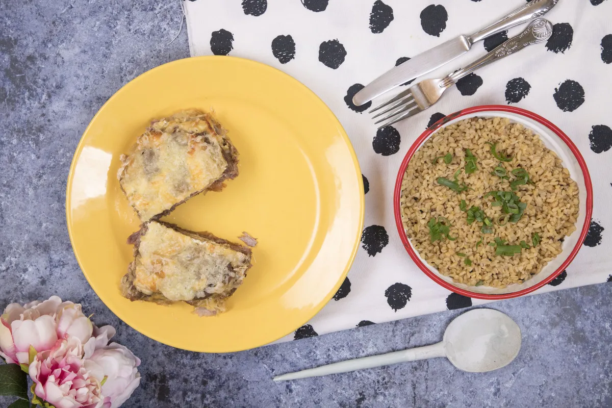 Sajtos-tejfölös rakott hús  recept