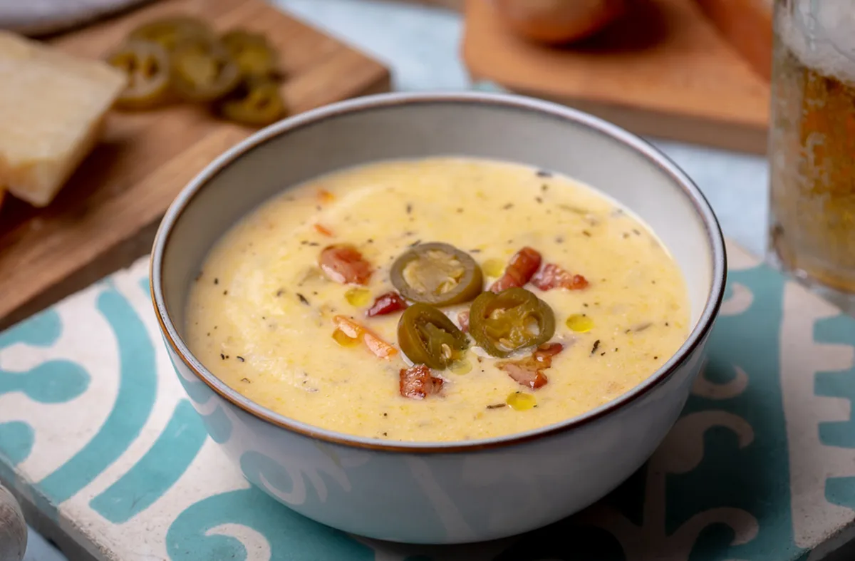 Sörös sajtleves pirított szalonnával recept