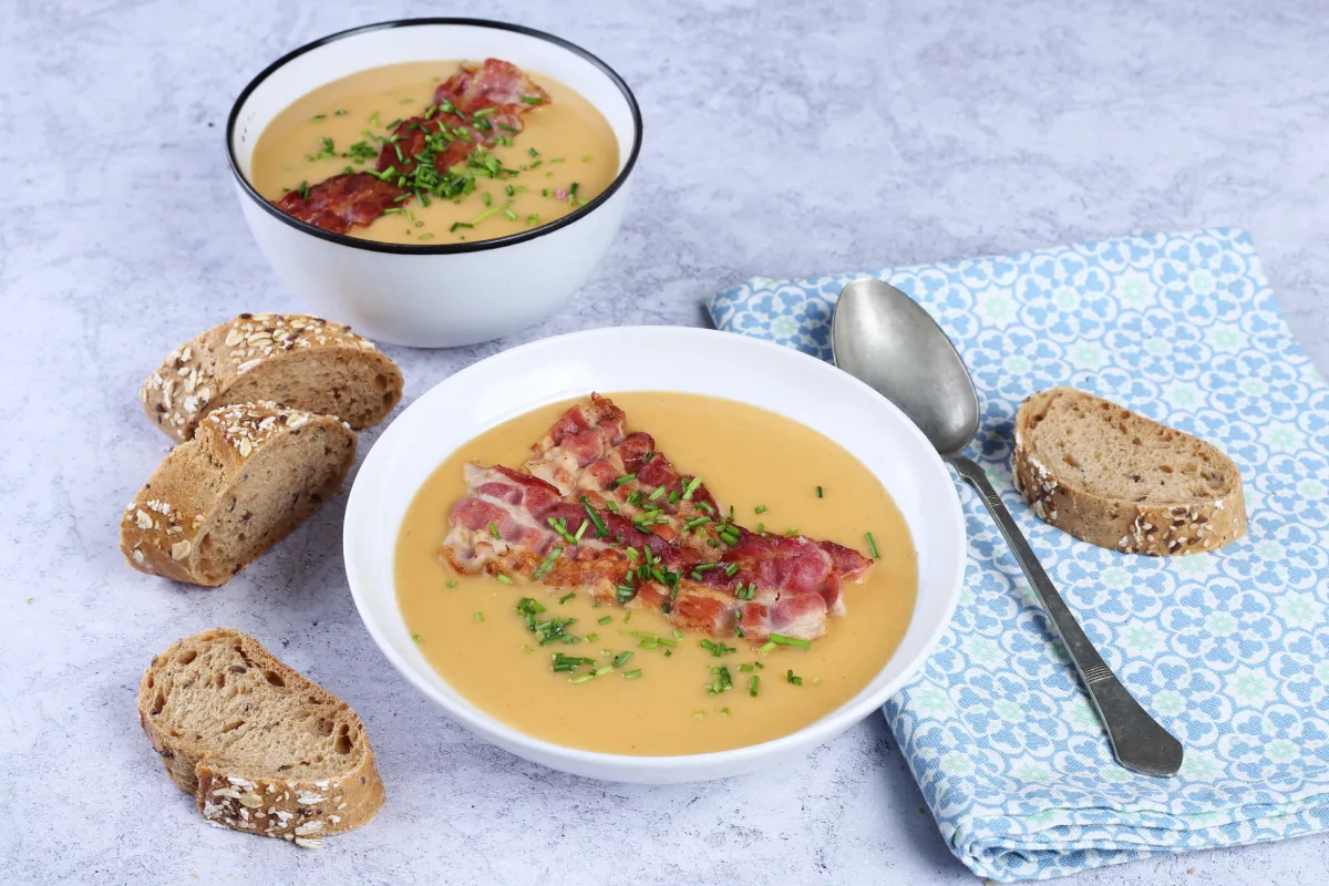 Burgonyakrémleves szalonnával főzve recept