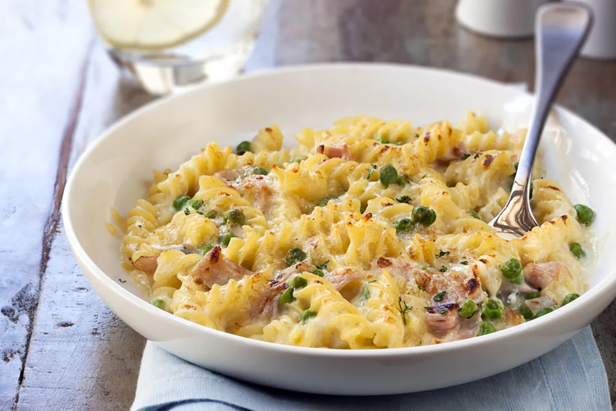 Egyszerű sonkás-borsós tészta recept
