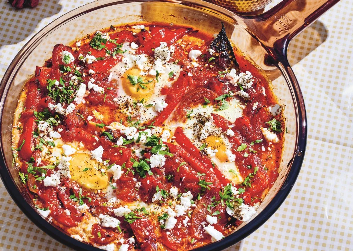 Piros shakshuka Wossala Rozinától recept