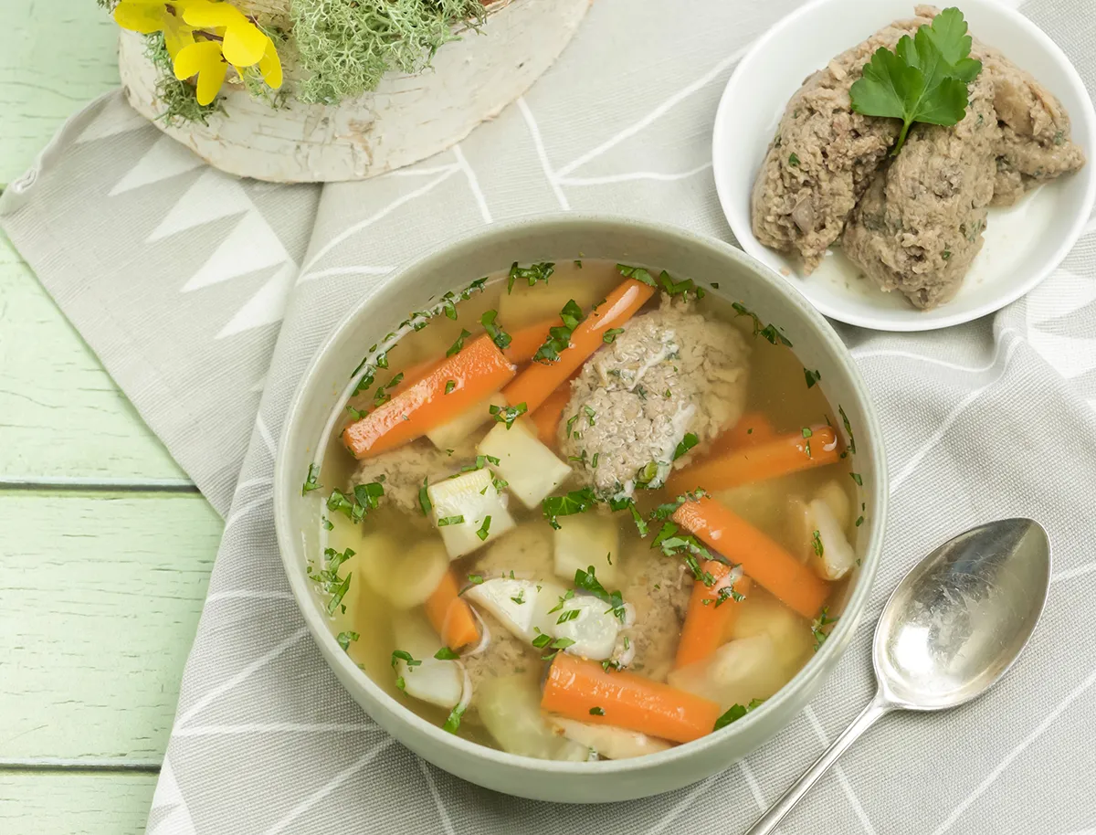 Csontleves májgaluskával recept