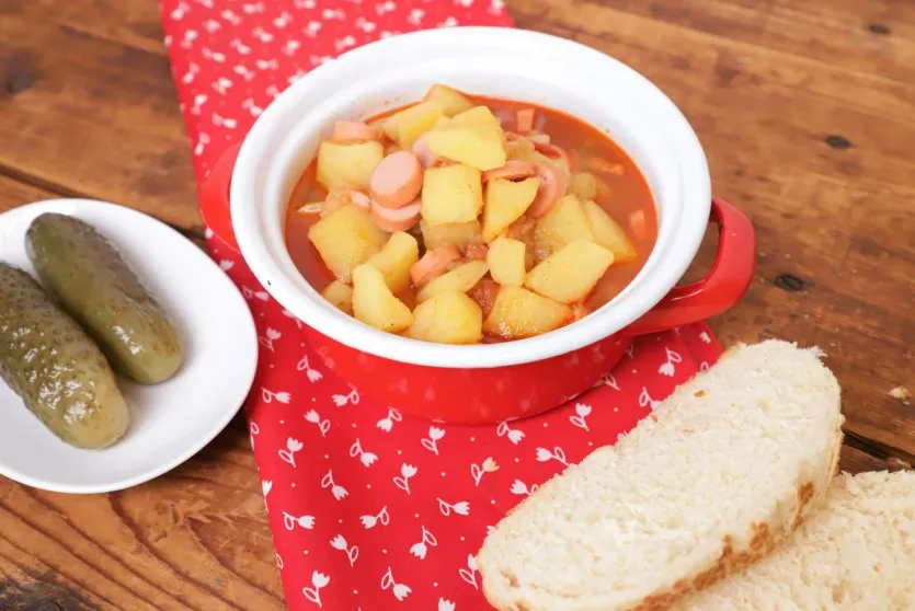 Paprikás krumpli virslivel recept