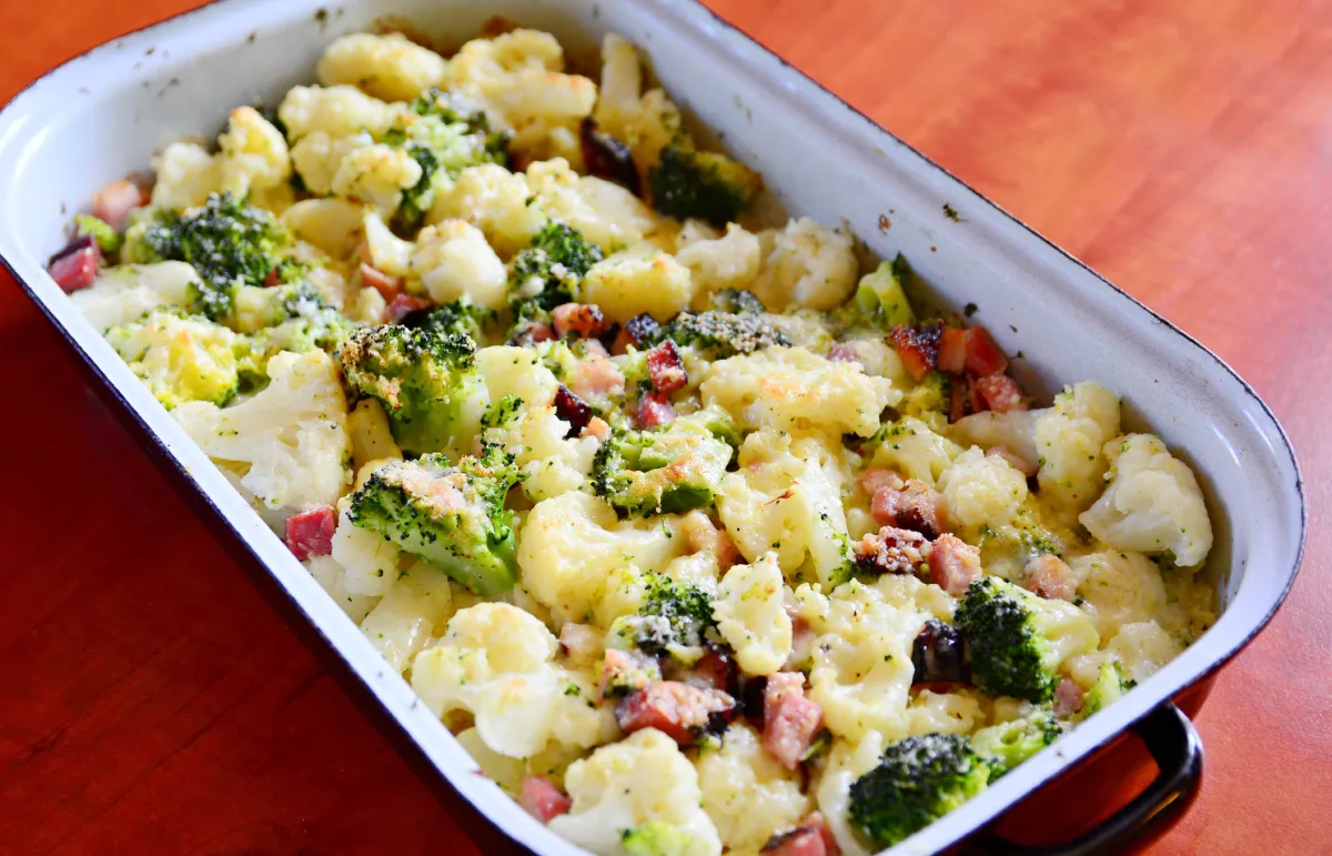 Tepsis karfiol ropogós baconnel recept