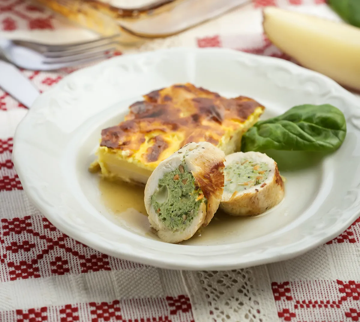 Tejben sült burgonya töltött pulykatekerccsel recept