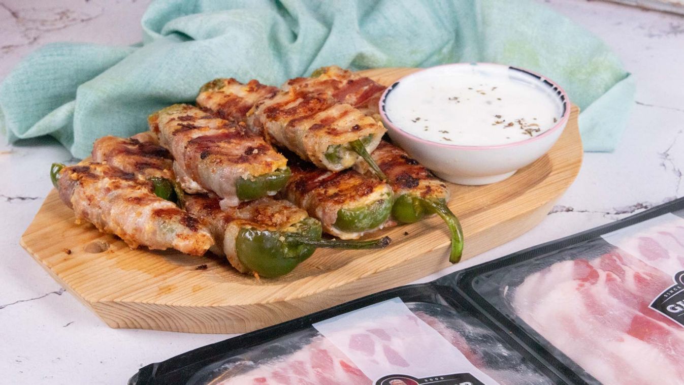 Jalapeno poppers baconbe göngyölve