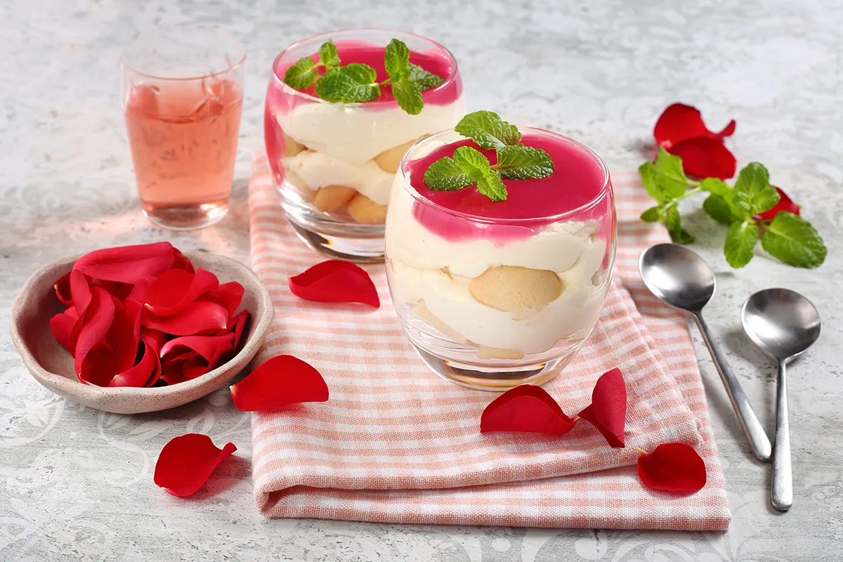 Rózsaszirupos-mascarponés pohárdesszert  recept