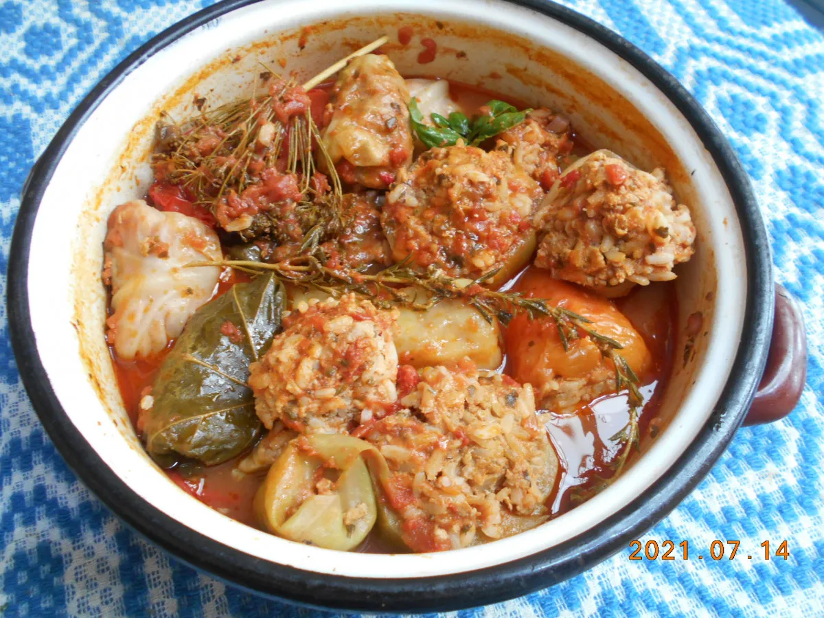 Hússal töltött zöldségek recept