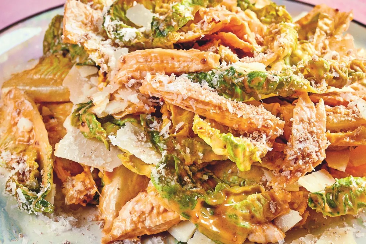 Cézár saláta maradék csirkéből - Wossala Rozina receptje recept