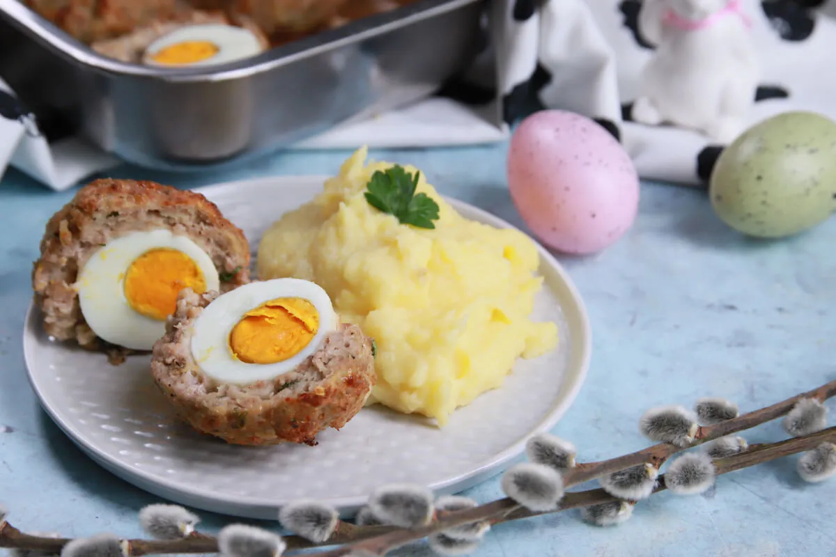 Fasírtgolyó főtt tojással recept