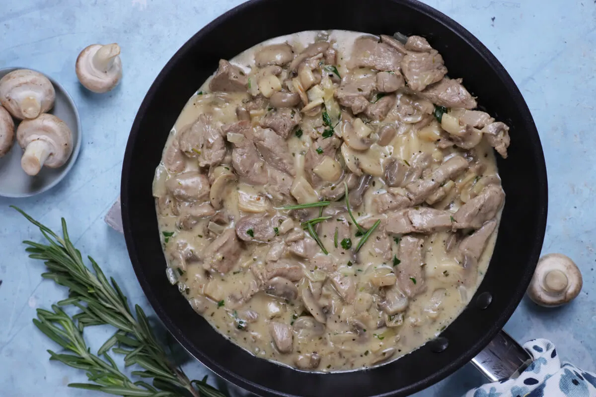 Gombás tejszínes szűzpecsenye recept