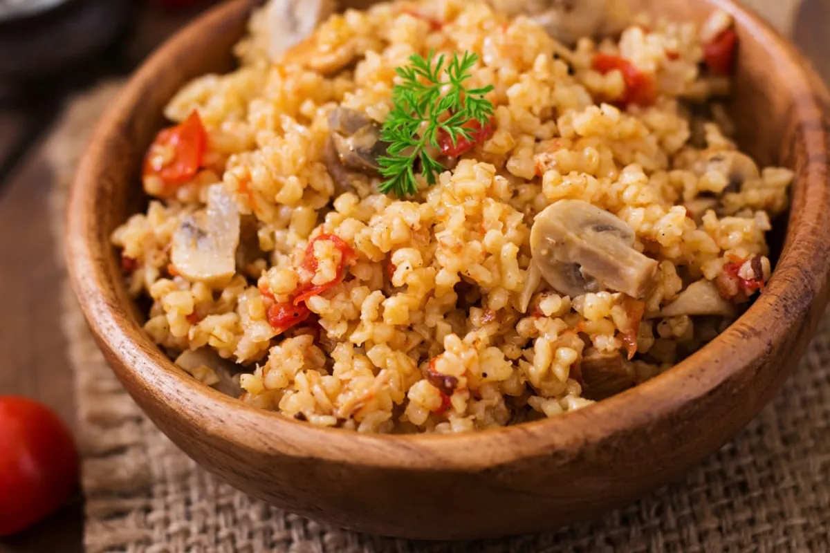 Bulgur gombával és csirkemellel recept
