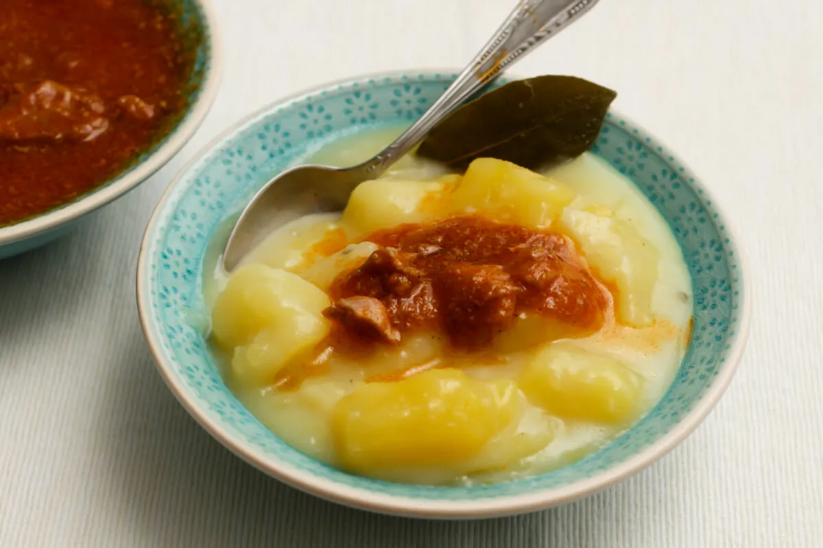 Egyszerű tejfölös krumplifőzelék recept