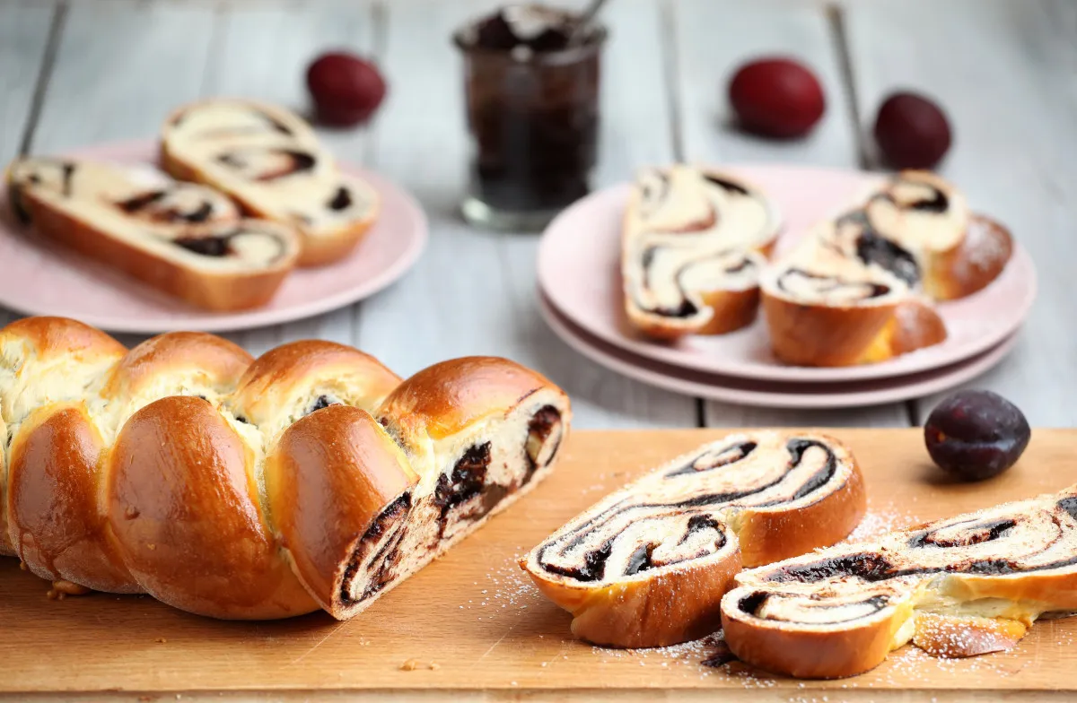 Szilvalekváros ostoros kalács recept