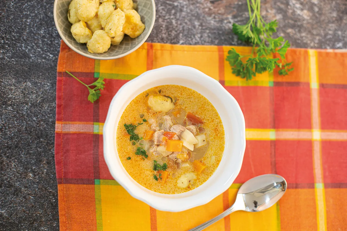 Pázmándi gombócgulyás recept