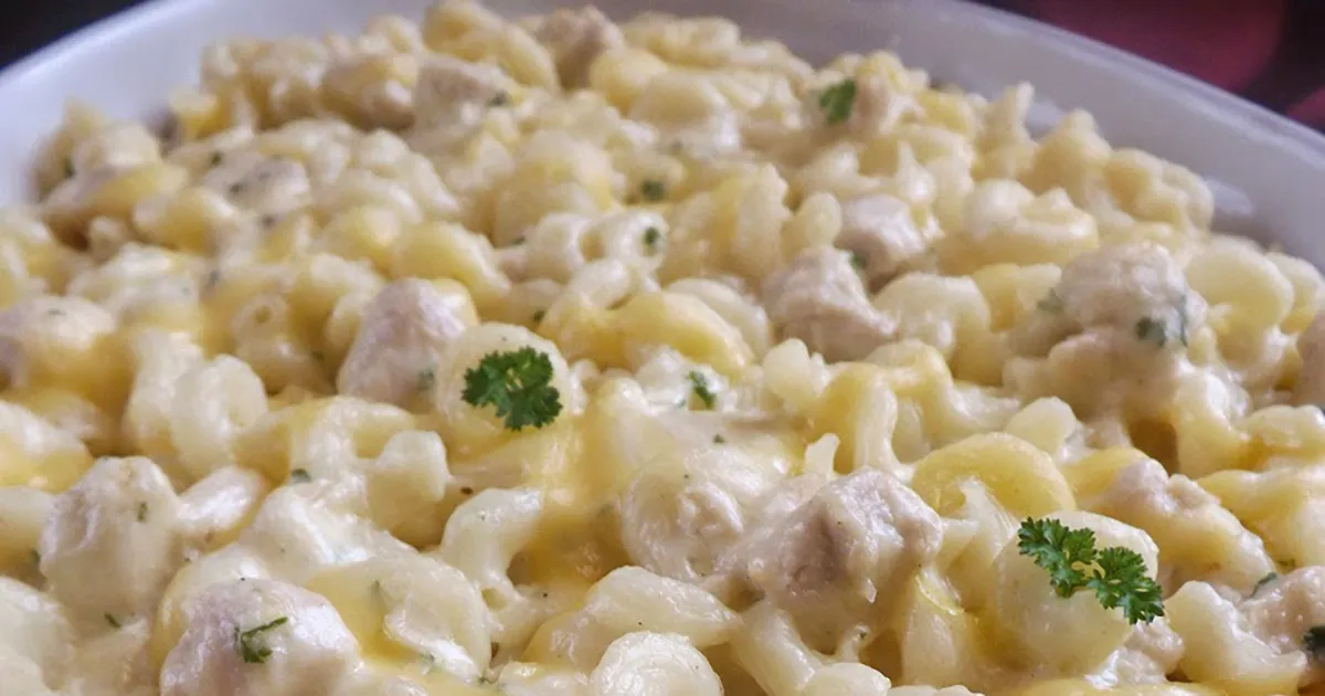 Háromsajtos-csirkés tészta recept