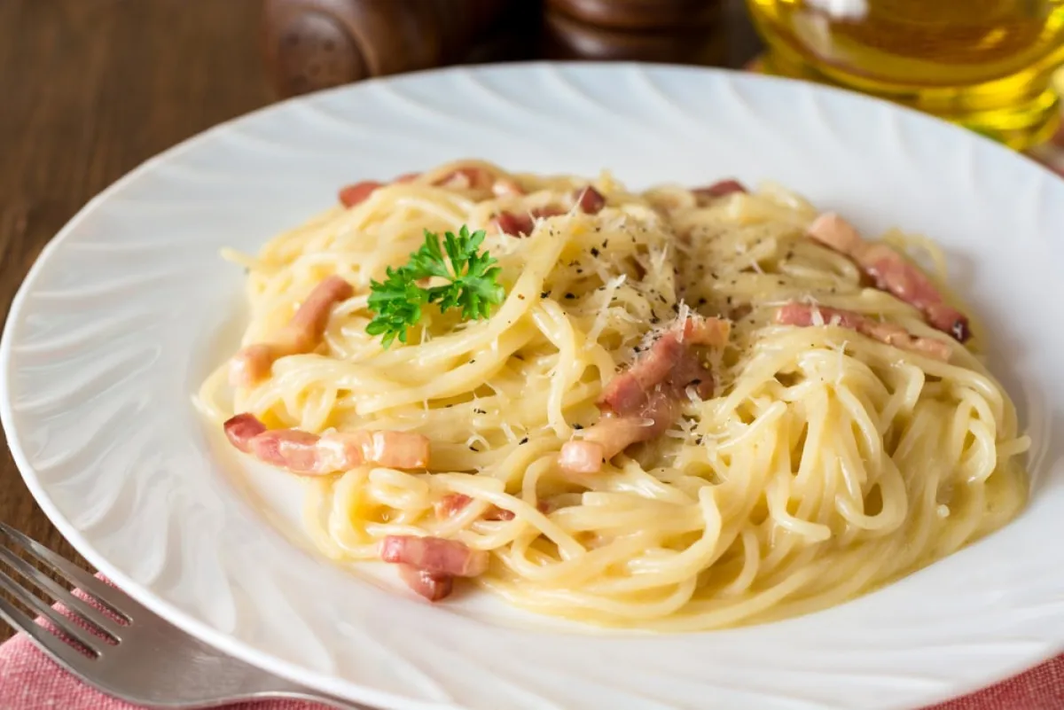 Egyedényes carbonara spagetti  recept