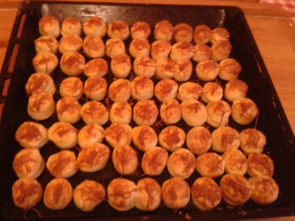 Hajtogatott sajtos pogácsa egyszerűen recept