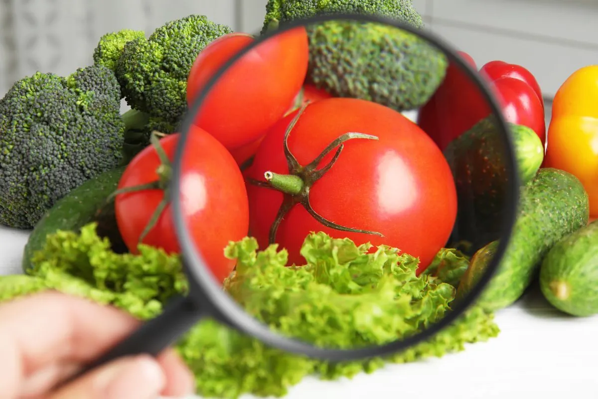 Rendszeresen ellenőrzik, hogy a zöldségeken, gyümölcsökön mennyi vegyianyag-maradék található / Fotó: Shutterstock