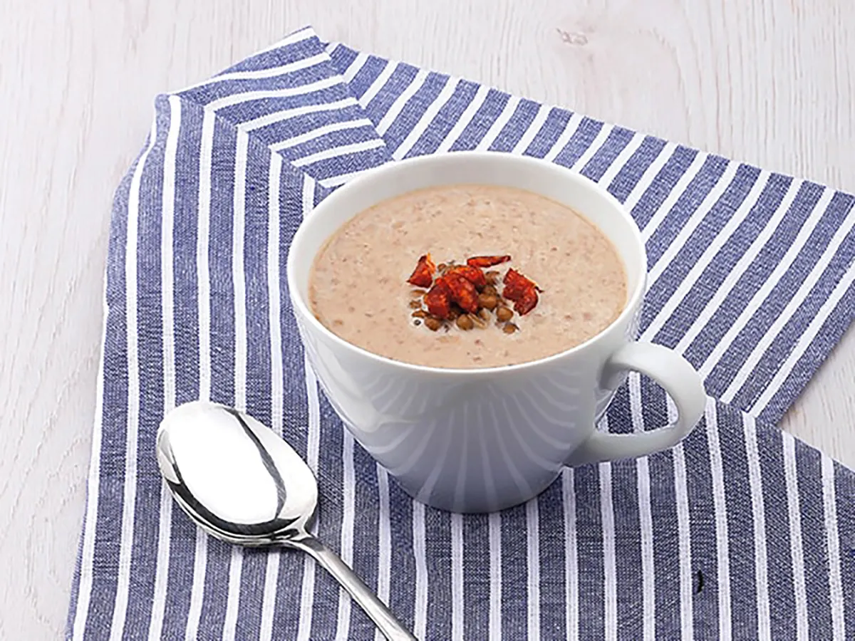 Pikáns lencsekrémleves kolbásszal recept