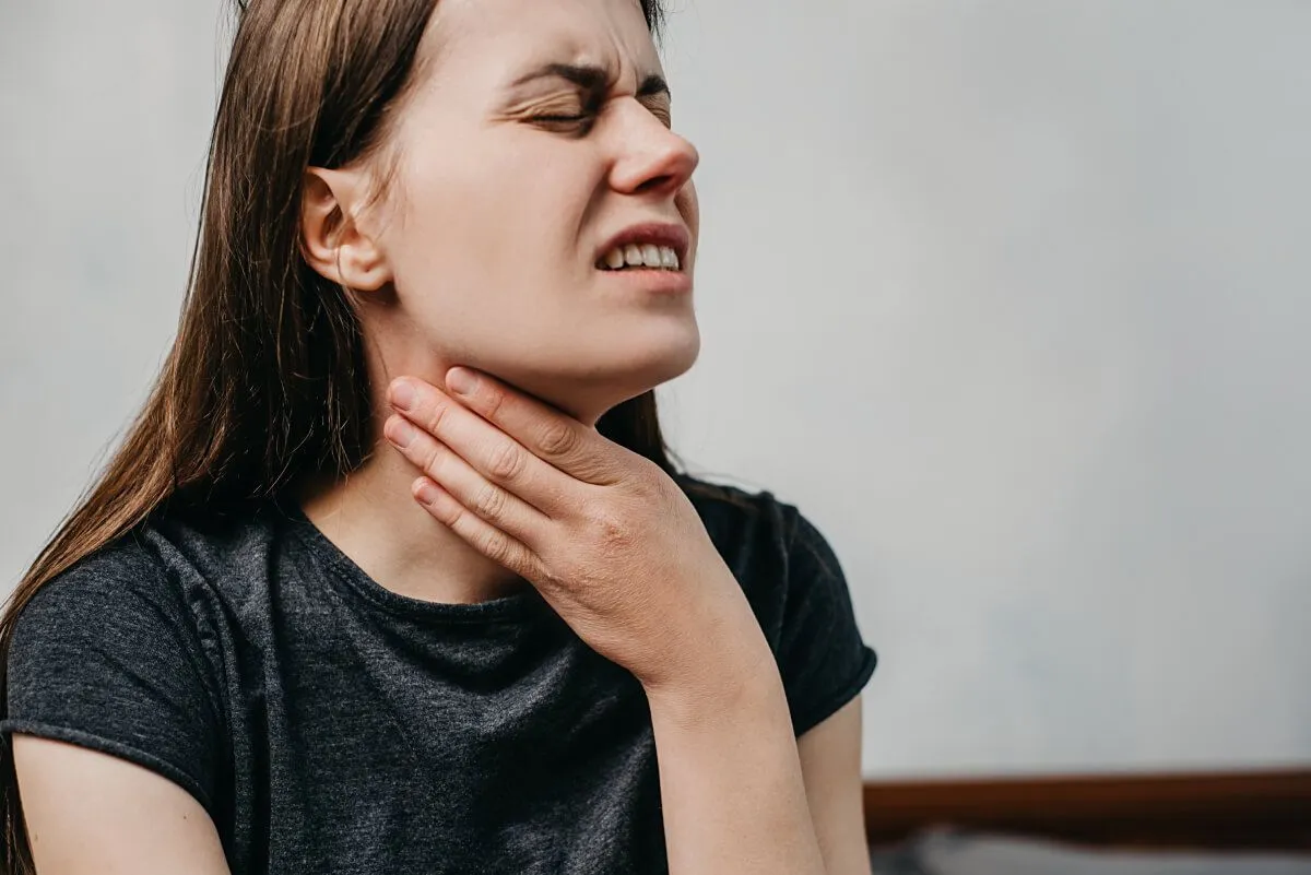 A száraz torok kellemetlen, fájó érzést okozhat (Fotó: Shutterstock)