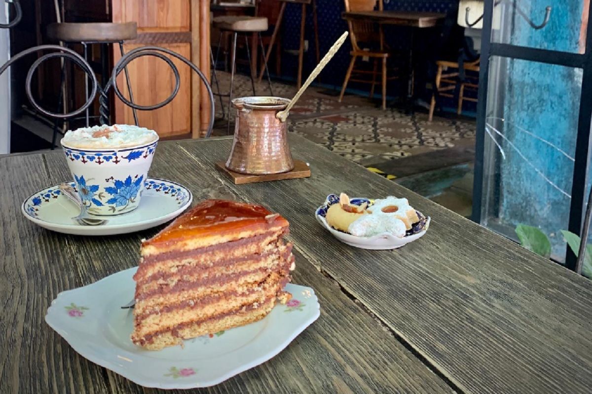 Dobos-torta is szerepel a mexikói Budapest cukrászda étlapján /Fotó: Budapest Café Cukrászda Instagram-oldala