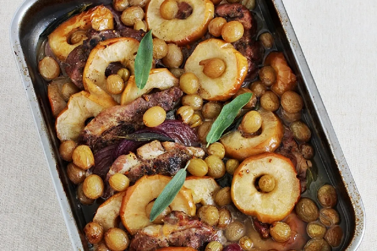 Tepsis tarja vele sült gyümölcsökkel recept