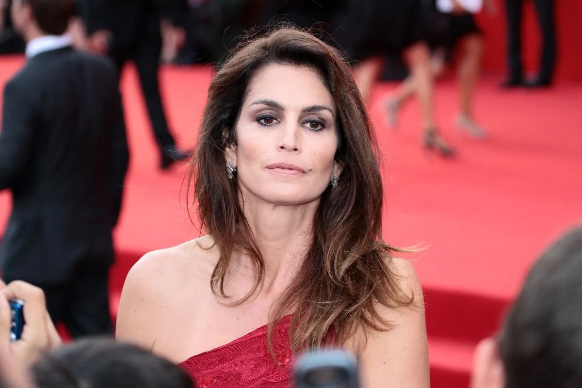 Cindy Crawford a hatvanhoz közel is gyönyörű és dögös (Fotó: Shutterstock)