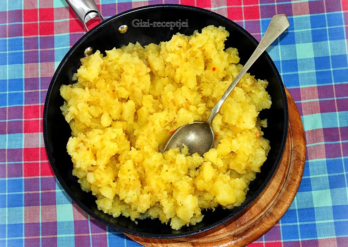 Hagymás tört krumpli recept