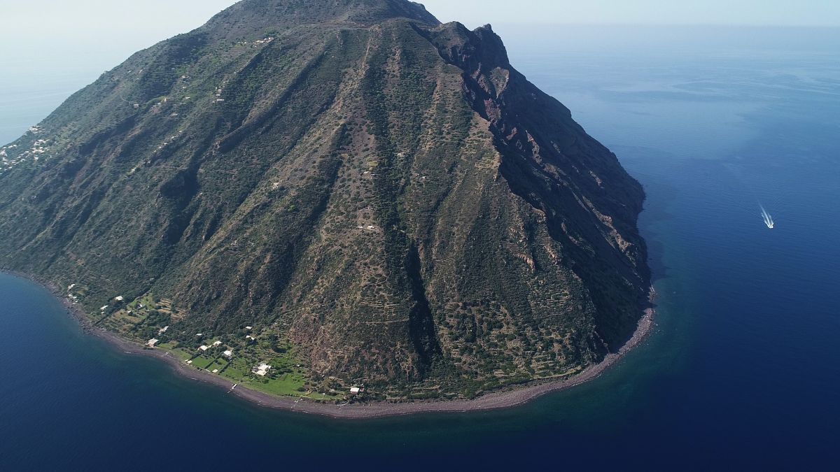 Nem lesz könnyű dolga annak, aki ezen a szigeten szeretne kecskét befogni / Fotó: Shutterstock