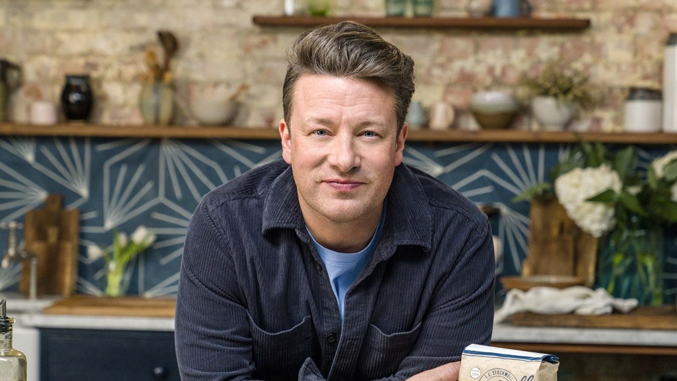 Megható ajándékot kapott Budapestről Jamie Oliver: 49. születésnapján köszöntötték a séfet