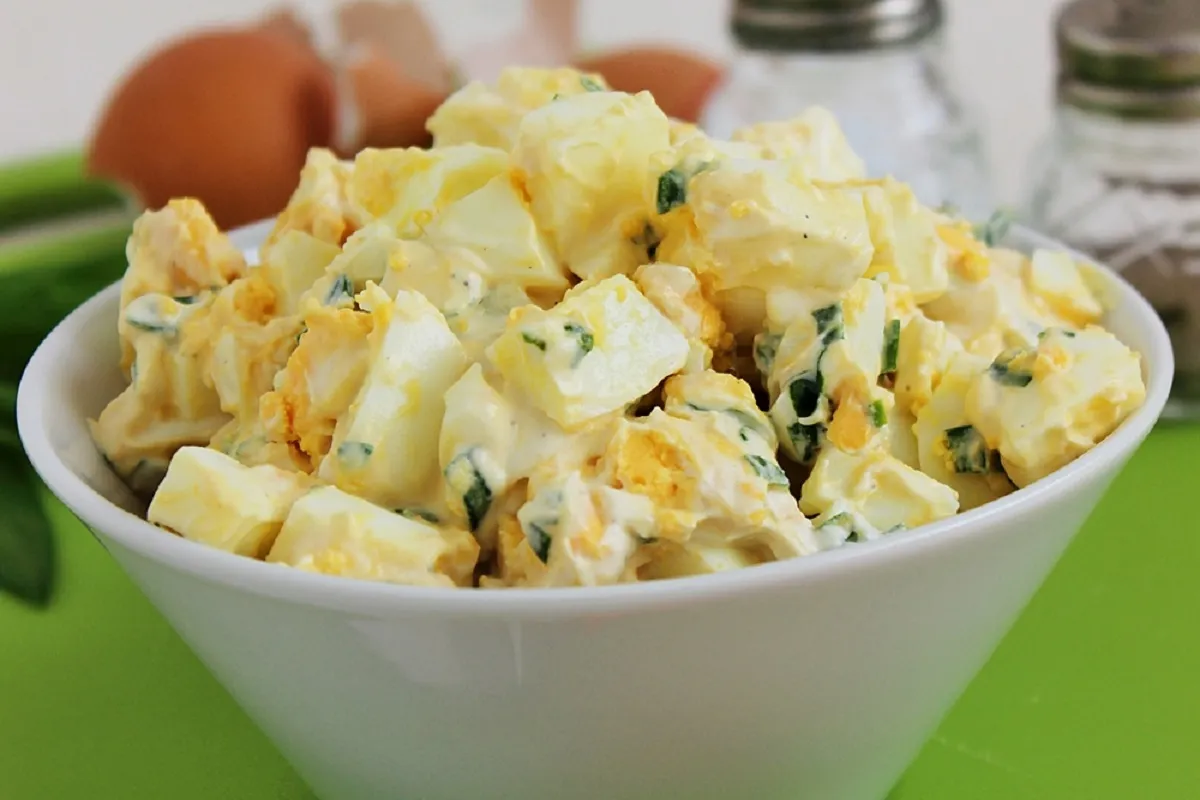 Medvehagymás tojássaláta recept