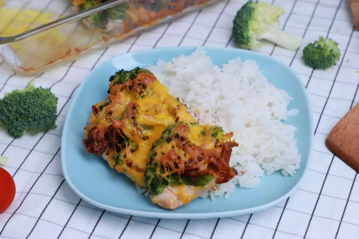 Brokkolis rakott csirke recept