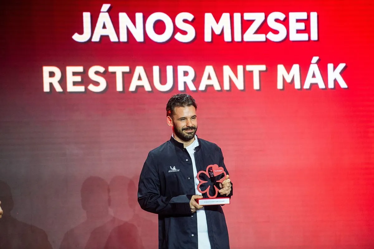 Mizsei János vette át Széll Tamás helyét a Lidl konyhában / Fotó Balogh Zoltán / MTI