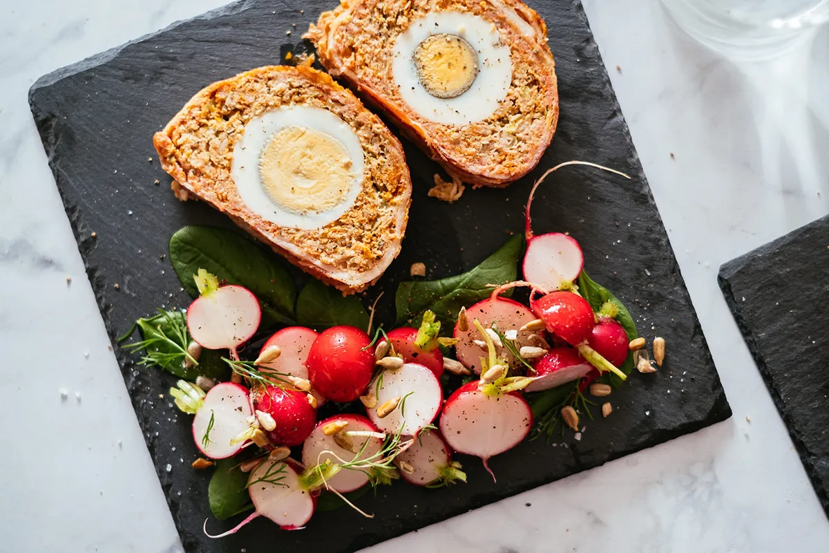 Stefánia szelet baconbe tekerve, reteksalátával recept